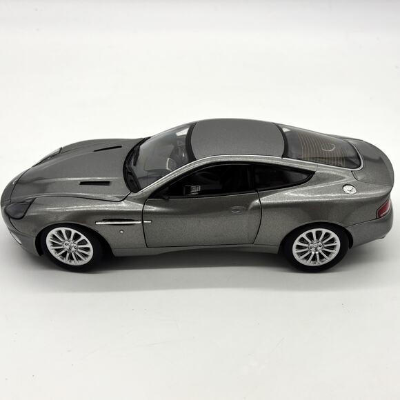 Vtg JoyRide Aston Martin Vanquish Die Cast Model Car 1/16 Scale RC2 James Bond - Picture 3 of 13